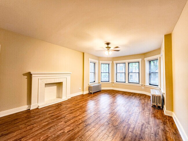 Building Photo - 2057 W Arthur Ave