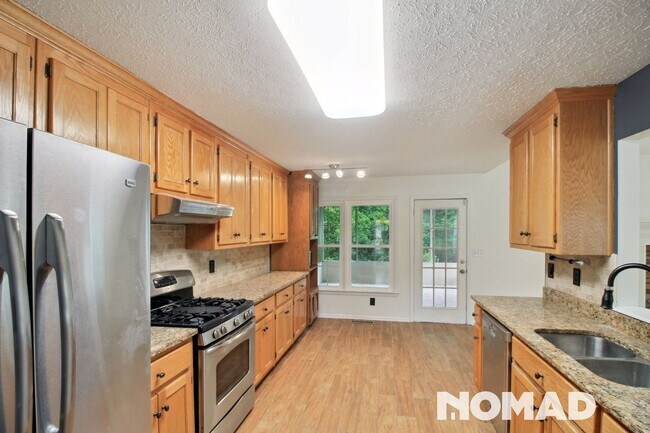 Foto del edificio - Charming 3BR House in Acworth