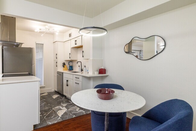 Building Photo - 12888 Montfort Dr