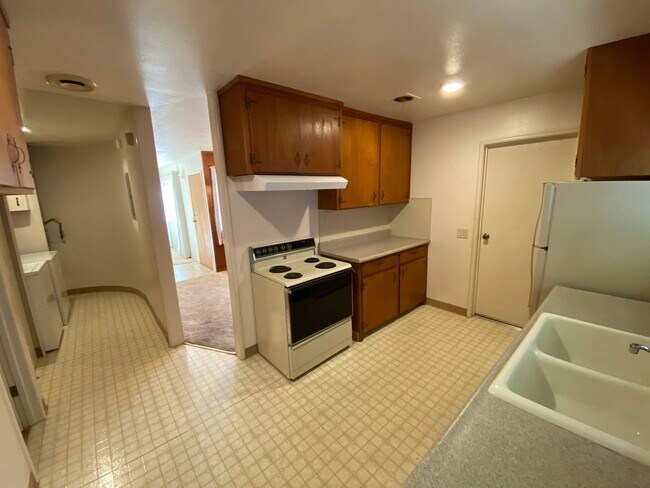 Foto del edificio - 121 Coulson Ave