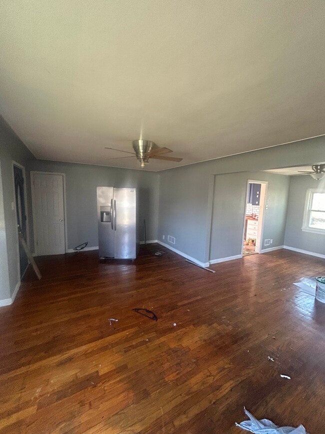 Building Photo - 1801 Engelholm Ave