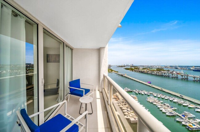 Foto del edificio - 1717 N Bayshore Dr