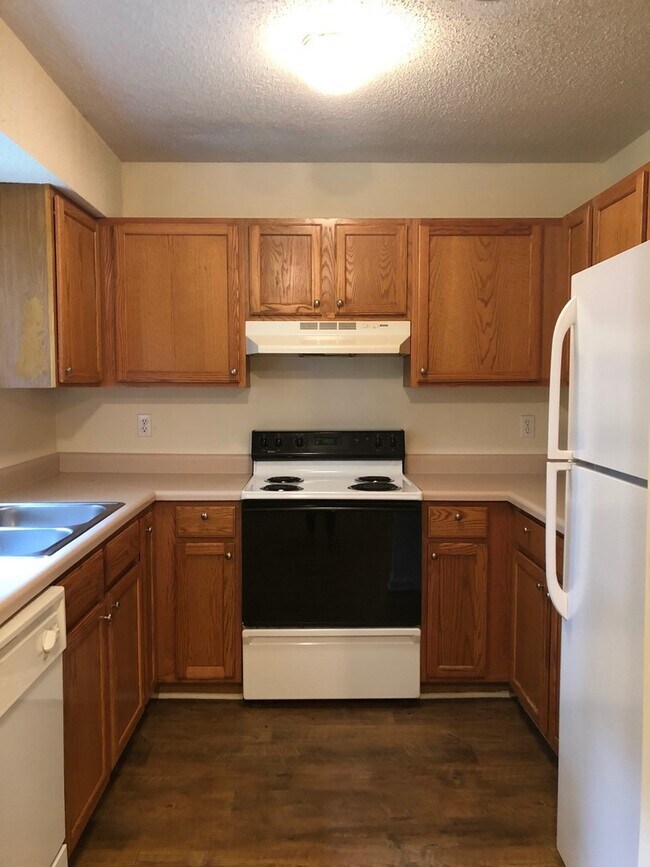 Building Photo - Great Location Black Mountain Apartment