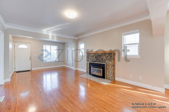 Foto del edificio - 4321 5th Ave NE