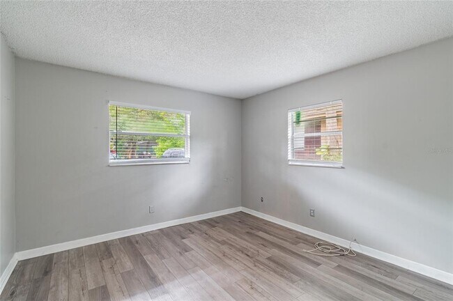 Building Photo - 14724 Sunset St
