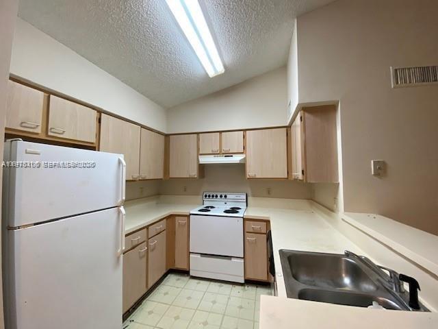 Foto del edificio - 7630 Westwood Dr