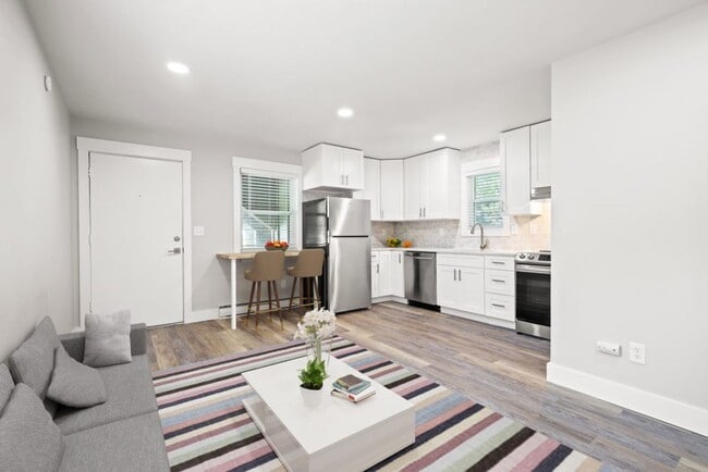 Photo - August 2026 Prelease! 1 Bedroom in North Boulder Apartment