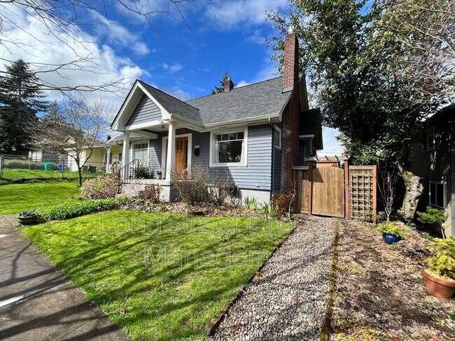 Building Photo - 7643 SE Taylor Street