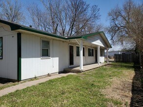 Building Photo - 1616 Santa Fe S