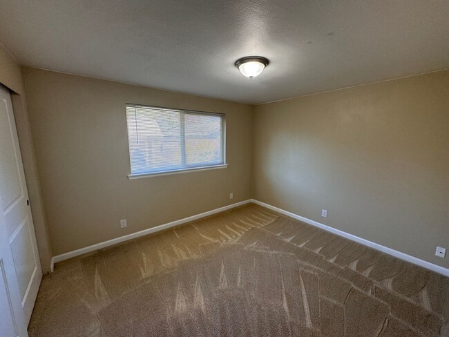 Building Photo - S159-duplex