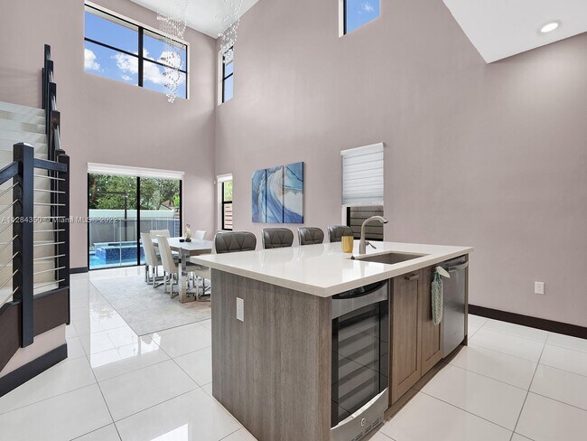 Foto del edificio - 8824 NW 154th Ter