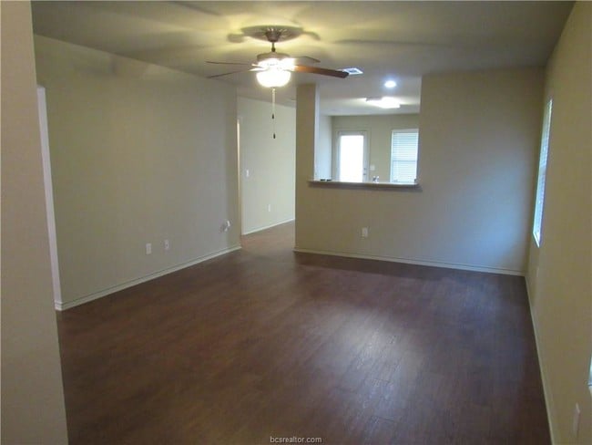 Foto del edificio - 1266 Cottage Grove Cir