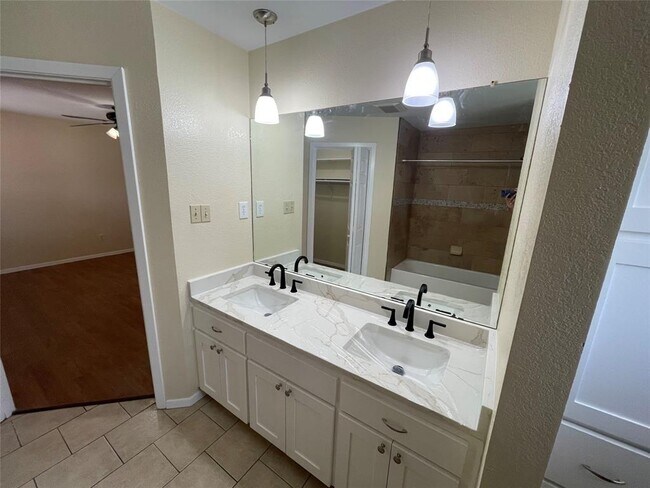 Foto del edificio - 11404 Powder Mill Trail