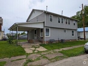 Building Photo - 525 W 2nd St