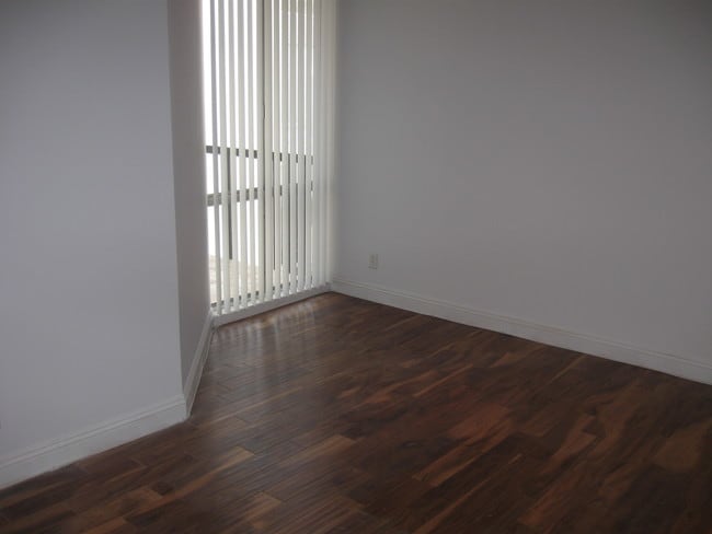 Building Photo - 8530 Holloway Dr