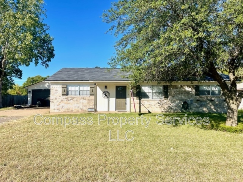 Primary Photo - 442 Fernwood Dr