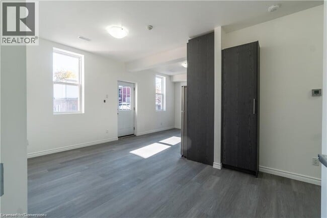 Building Photo - 107 Victoria Ave N