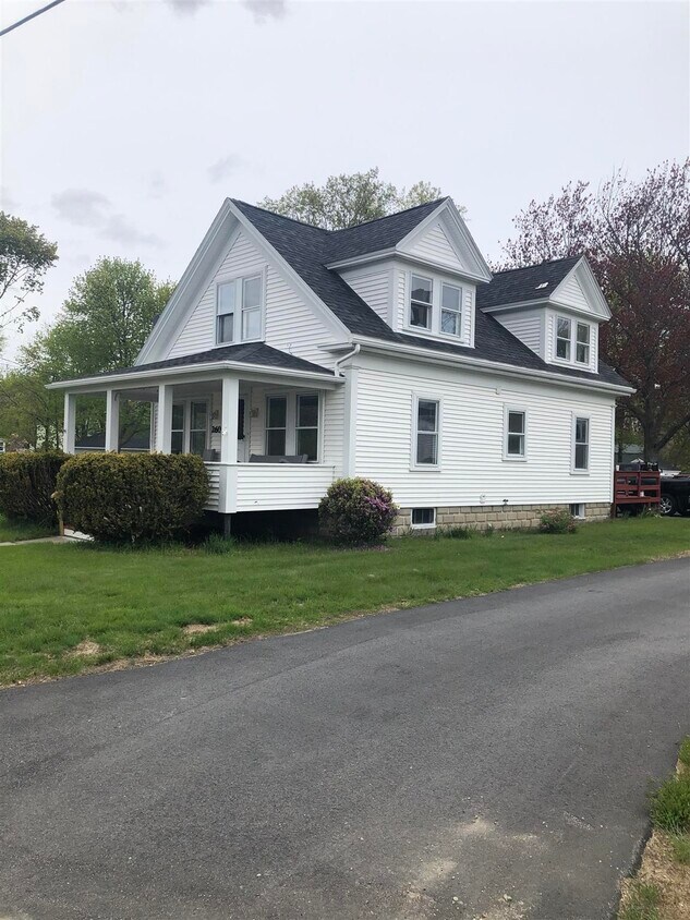 Primary Photo - 260 Pleasant St