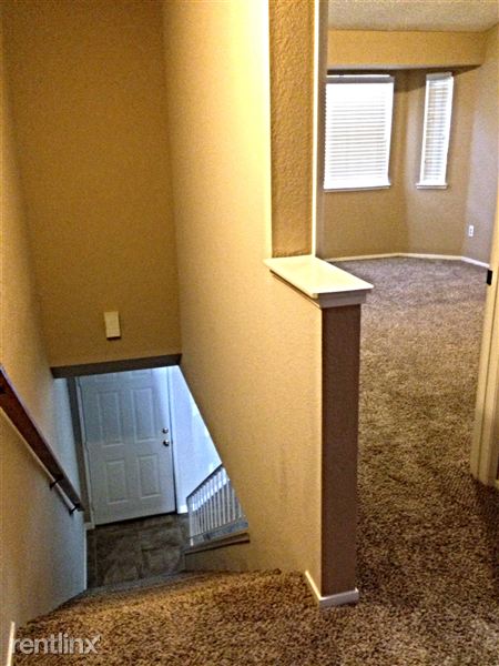 Building Photo - 2600 Brookside Dr