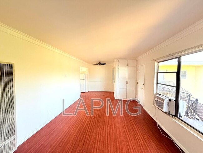 Building Photo - 655 N Manhattan Pl