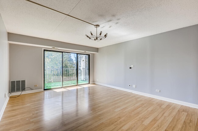 Foto del edificio - 475 Plum Creek Dr
