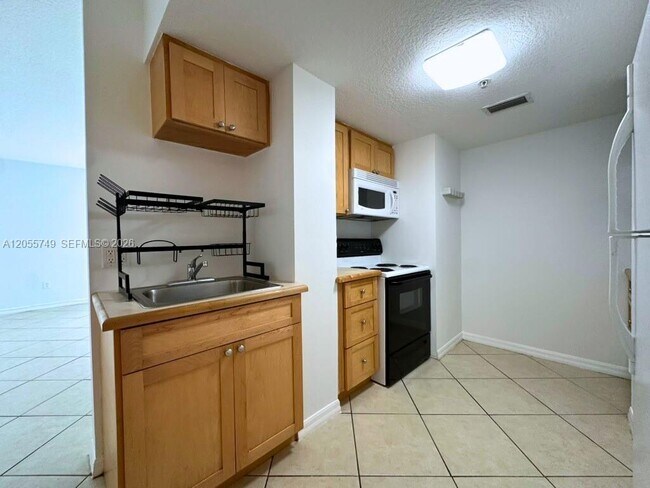 Foto del edificio - 2630 SW 28th St