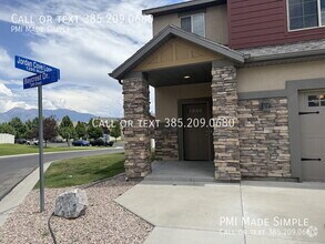 Building Photo - 1282 Baycrest Dr
