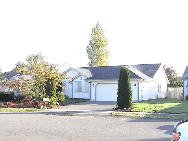 Building Photo - 5706 Crystal Ct SE