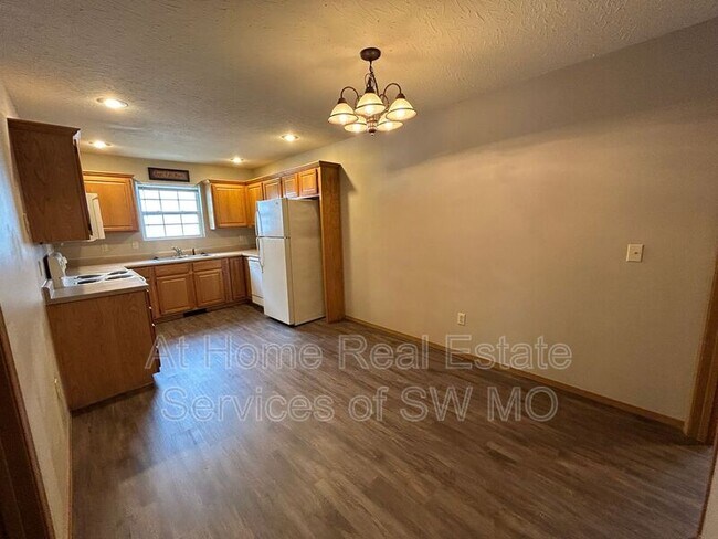 Building Photo - 1057 S Missouri Ave