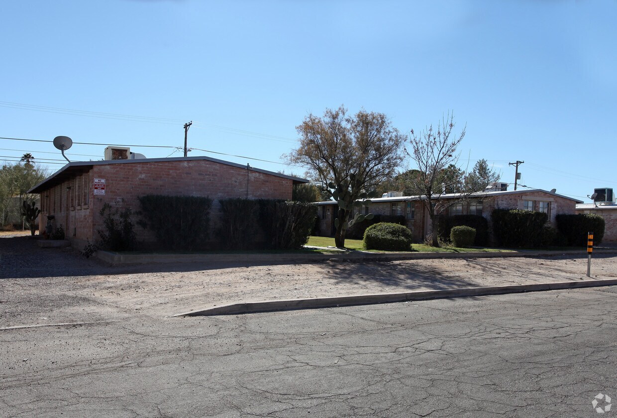 Foto del edificio - 3420-3462 E 2nd St