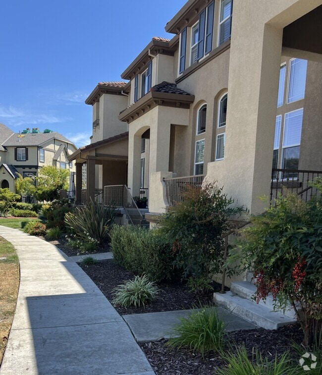 Building Photo - 2712 Ashwell Ln