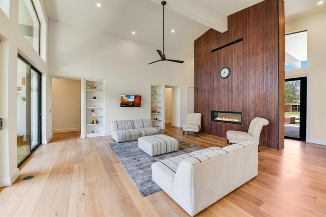 Foto del edificio - 6007 Nasco Dr