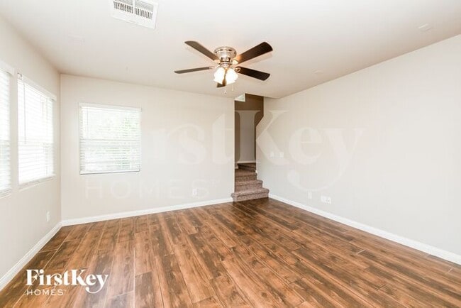 Foto del edificio - 10550 W Gilmore Ave