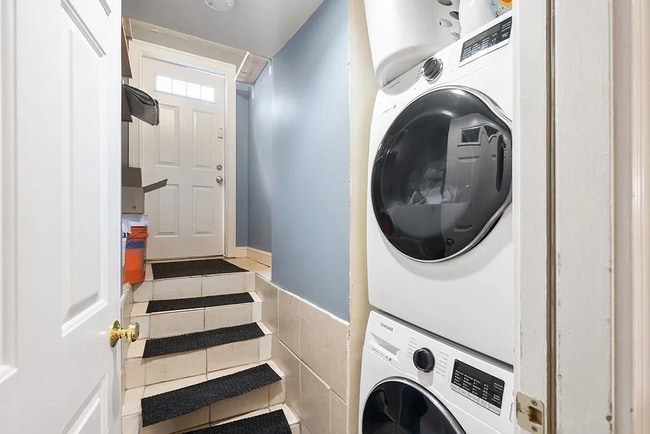 Building Photo - 12 Springer St