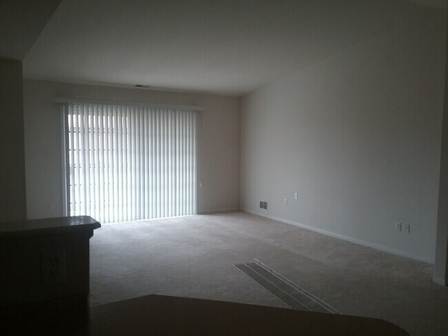 Foto del edificio - 636 Cambridge Ct