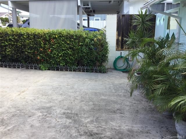 Building Photo - 1649 Kalauipo St