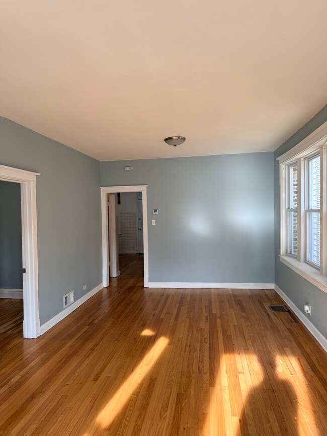 Dining Room - 1903 S 49th Ave