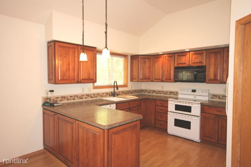 Primary Photo - 3 br, 2 bath House - 1984 Ridge Crest