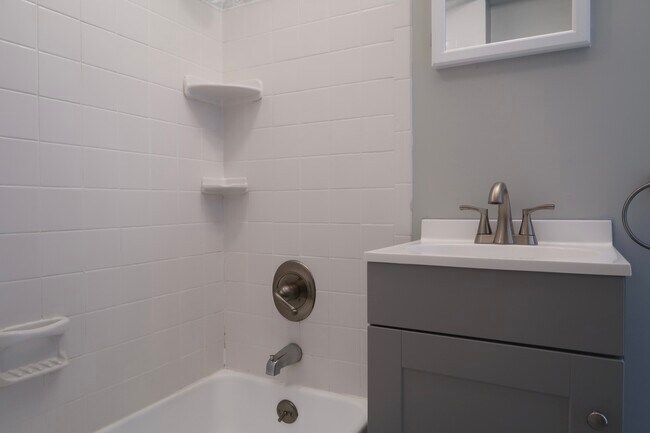 Building Photo - 112 Potter St