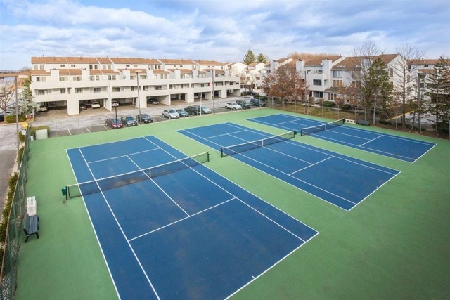 TENNIS/BASKETBALL COURTS - 118 Harmon Cove Tower