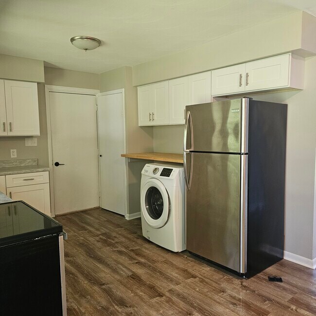 Foto del edificio - 2935 Spring Hill Dr