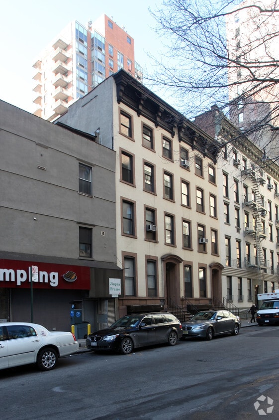 Primary Photo - 132-134 E 24th St