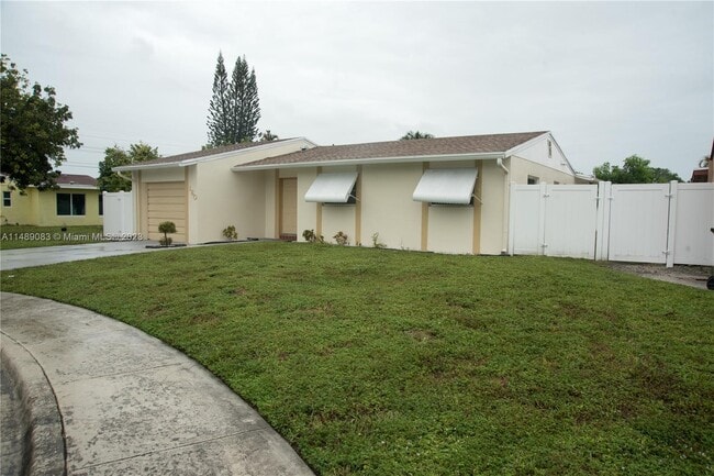 Building Photo - 180 SW 75th Ave