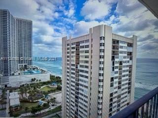 Building Photo - 1904 S Ocean Dr