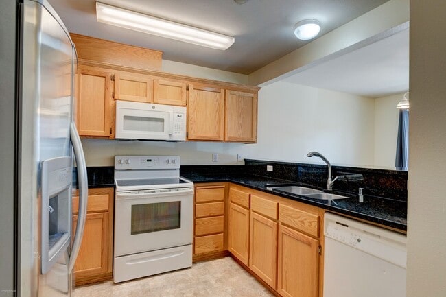 Building Photo - 1670 SW Mulberry Pl