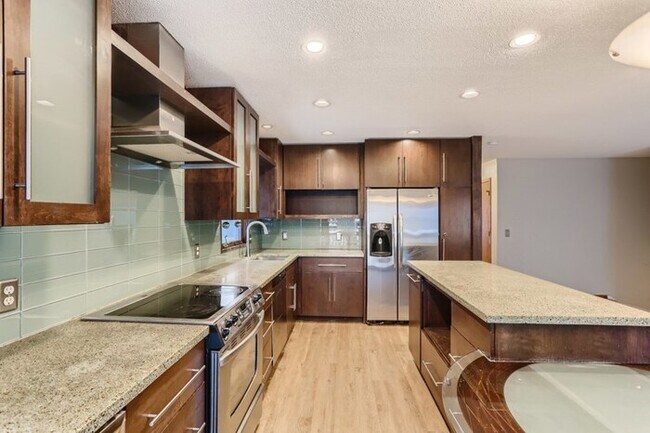 Foto del edificio - 12505 26th Ave N, Plymouth, MN, 55441