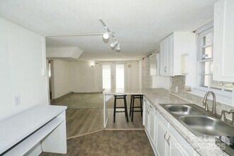 Building Photo - 1632 Kimberly Dr