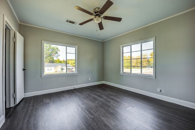 Foto del edificio - Freshly Updated 2 Bedroom House
