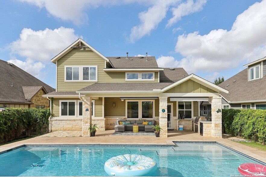 Primary Photo - 8732 Stackstone