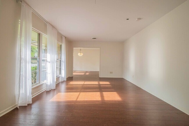 Building Photo - TANGLEWOOD ESTATE! 3/2/2 on Oversized Lot